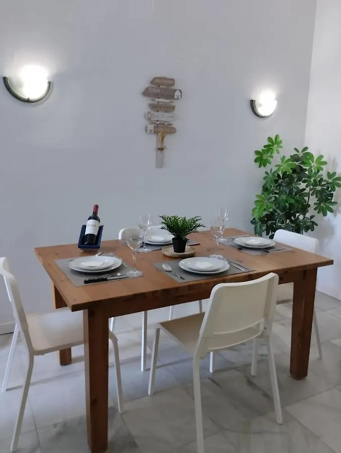 Apartamento Almirante Beach Appartamento Málaga 0*,  Spagna